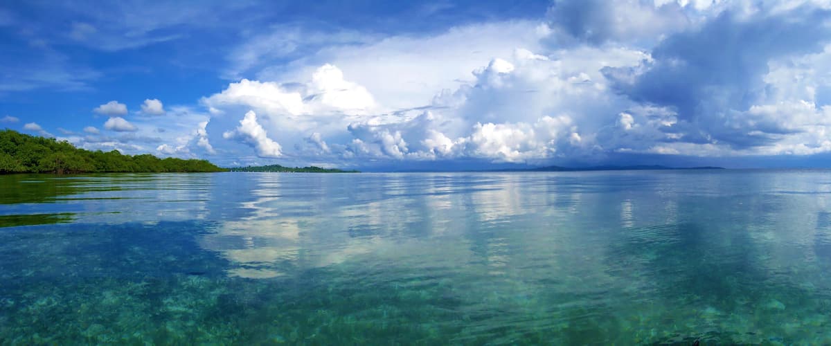 Seascape panorama in the archipelago of Bocas del Toro