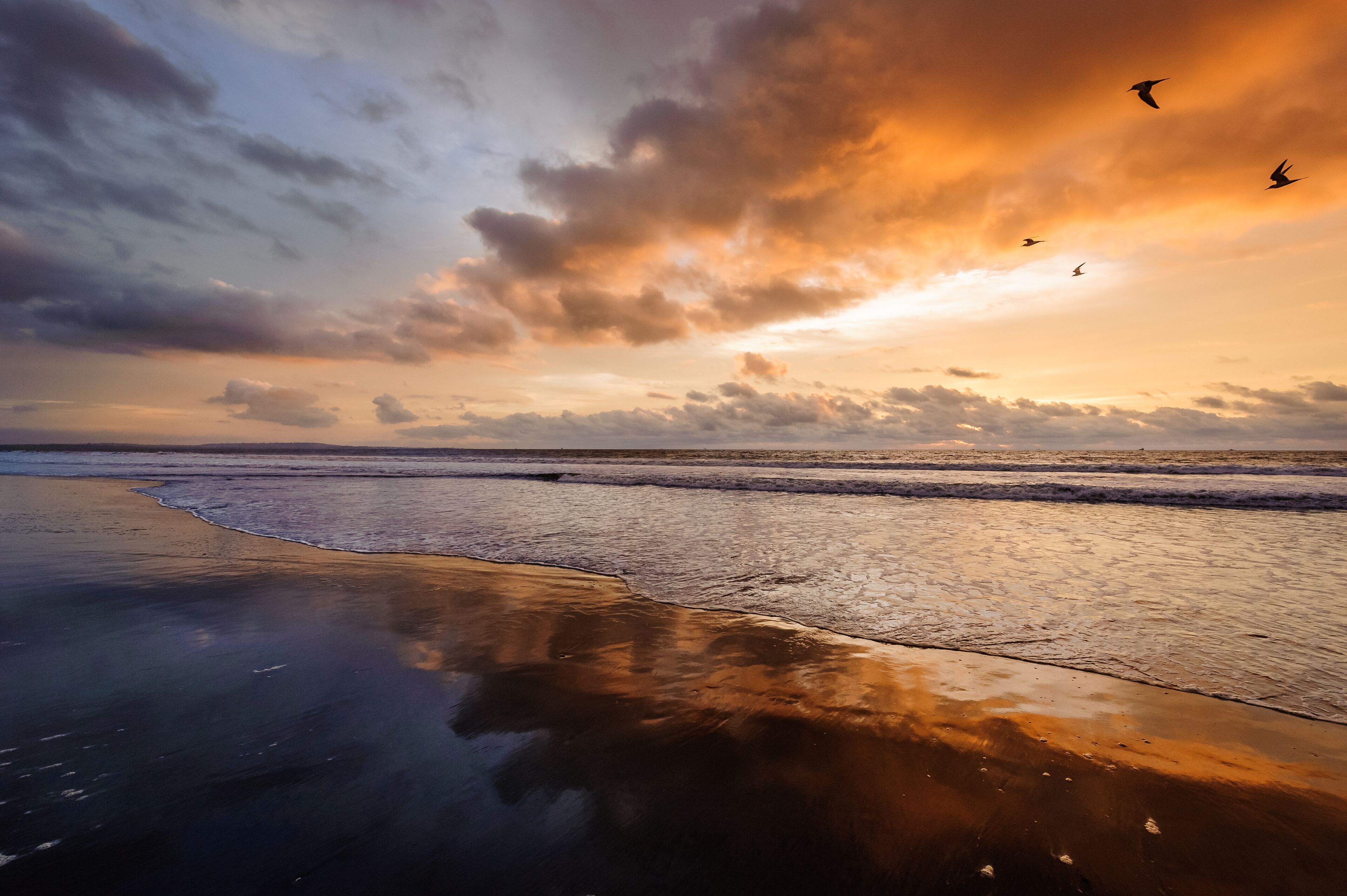 Pôr-do-sol na praia de Fútila em Cabinda, Angola