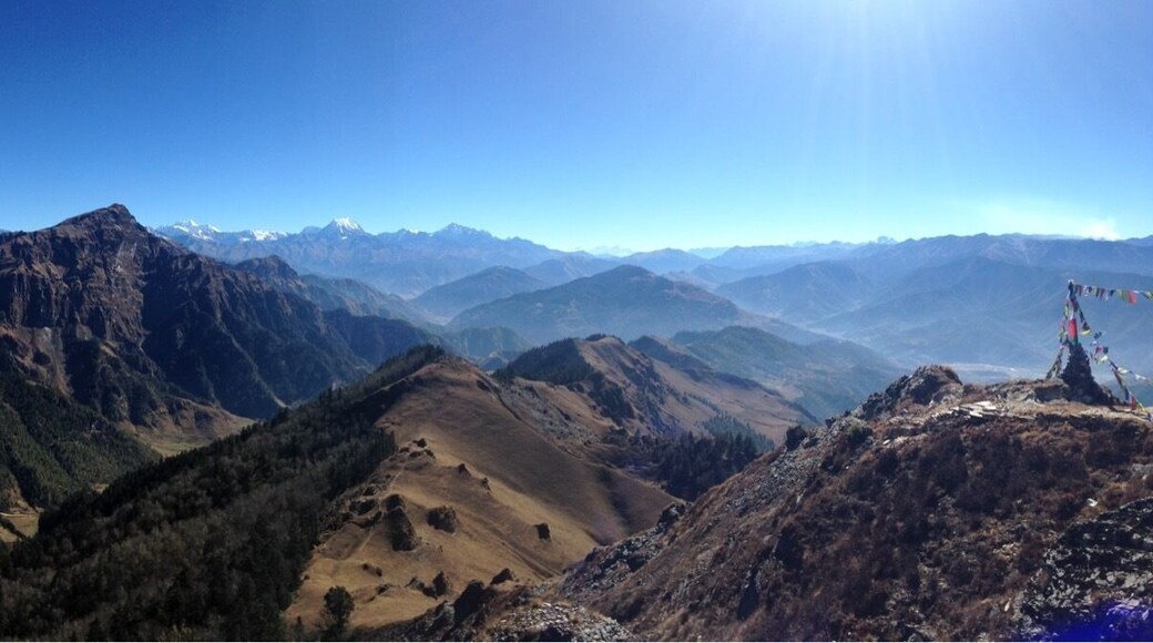 The first mountain pass out of Jumla bazaar. 11500 ft. A little low for the Himalayas. But the first of many great views on the way to Rara Lake.