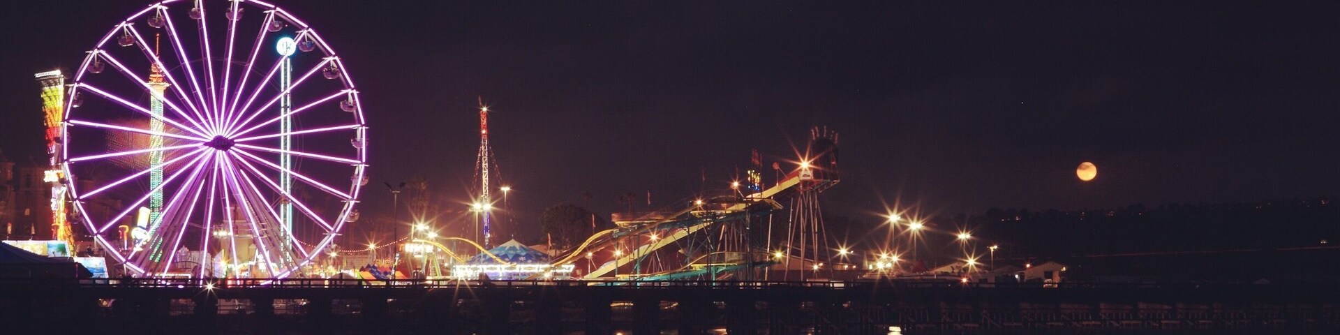 San Diego county fair at Del Mar fair ground opened on June 2 this year and it is one moth long fair every year. 4th of July which is the Independence Day of the US is the closing ceremony of fair. Various kinds of foods, drinks, music and games are presented and of course my favorite is food. If you're in LA or San Diego go check it out. #beachbound