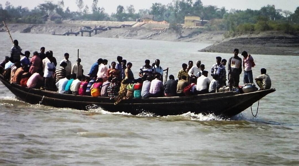 #sundarbans in #westbengal is the world’s #largestmangrove ... most famous for its diverse flora and fauna, sundarbans is only accessible by boat - public and private... come in January/February to get a chance to spot the #royalbengaltiger