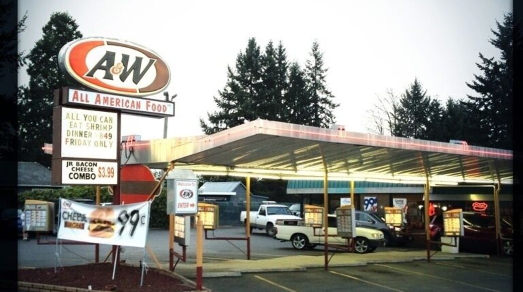 No roller skating waitresses unfortunately.