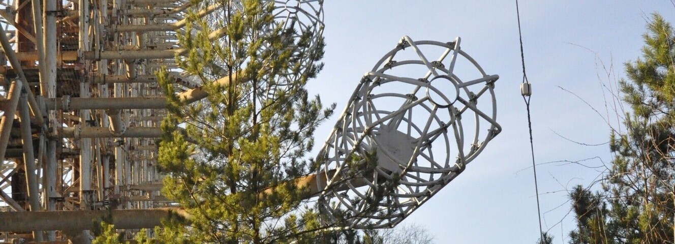 Duga-3 was an over-the-horizon radar built near the Chernobyl nuclear power plant, and was designed to detect any missiles launched against the Soviet Union.
It was nicknamed the "Russian Woodpecker" due to the repetitive sound that could be picked up by shortwave listeners.
#chernobyl #pripyat #abandoned