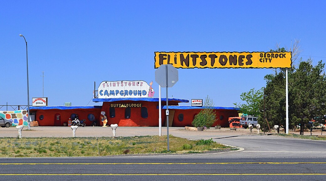 I was amused when I saw this on the way to the Grand Canyon. I remember visiting this place when I was a kid.