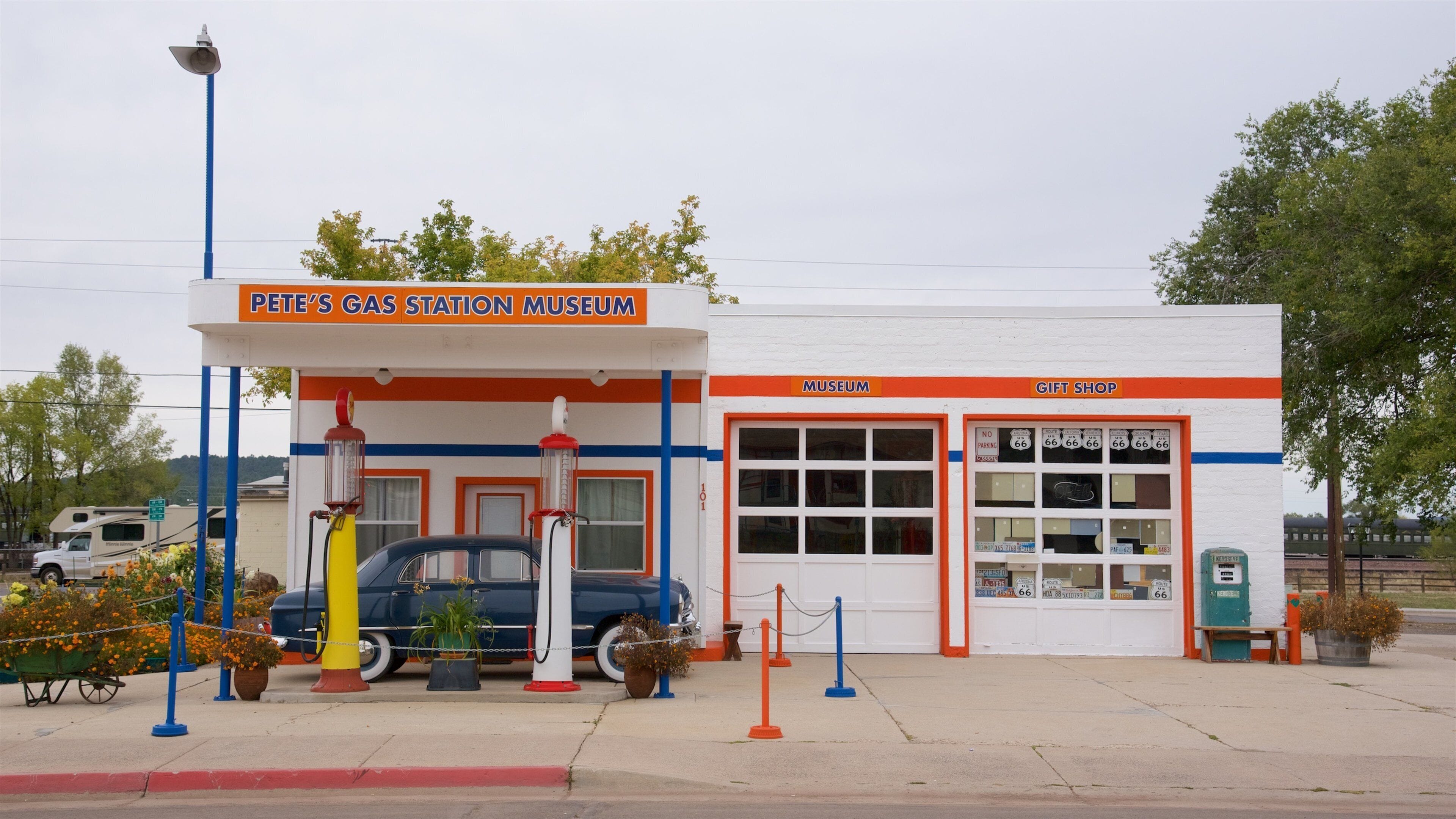 Williams que incluye escenas cotidianas