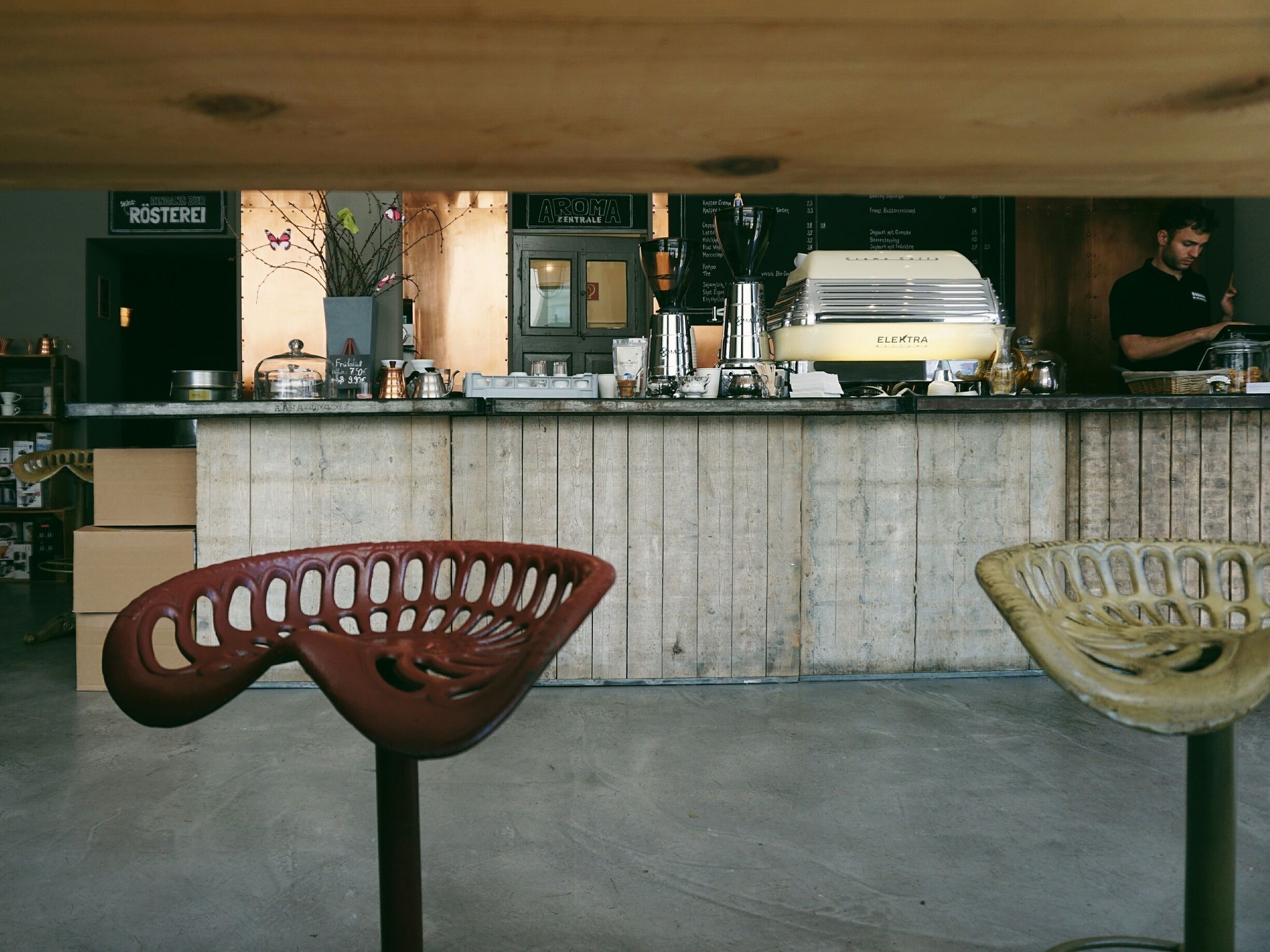 I love how most cafes and restaurants in Dusseldorf (maybe all of Germany?) have outdoor seating. 

Die Rostmeister was beautifully industrial and I loved their interior but we ended up sitting outside because it felt so good. We asked a neighbor and learned that when spring hits, everyone sits outside for coffee, drinks, and meals. Great spot to chat over a delicious latte.