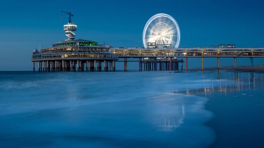 Scheveningen Pier during bluehour