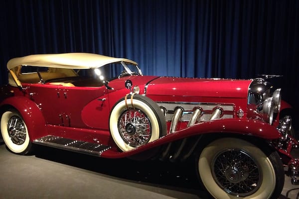 Biggest car museum in the world is located in Den Haag, Holland. #cars #kidsfun #travel Absolutely amazing collection of cars. Travel through history of vehicles from 18th to 21st century. And finish your travel in a stylish museum cafe.