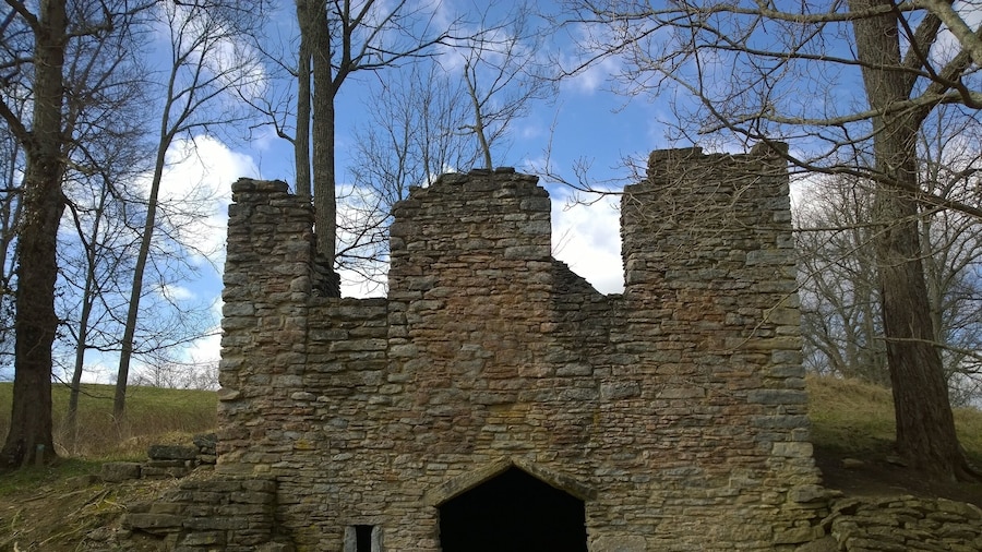 Pyramid Hill Sculpture Park is a huge outdoor museum with larger scale pieces of sculpture placed throughout a serene environment of meadows and forests.
Explore, meander, get lost.