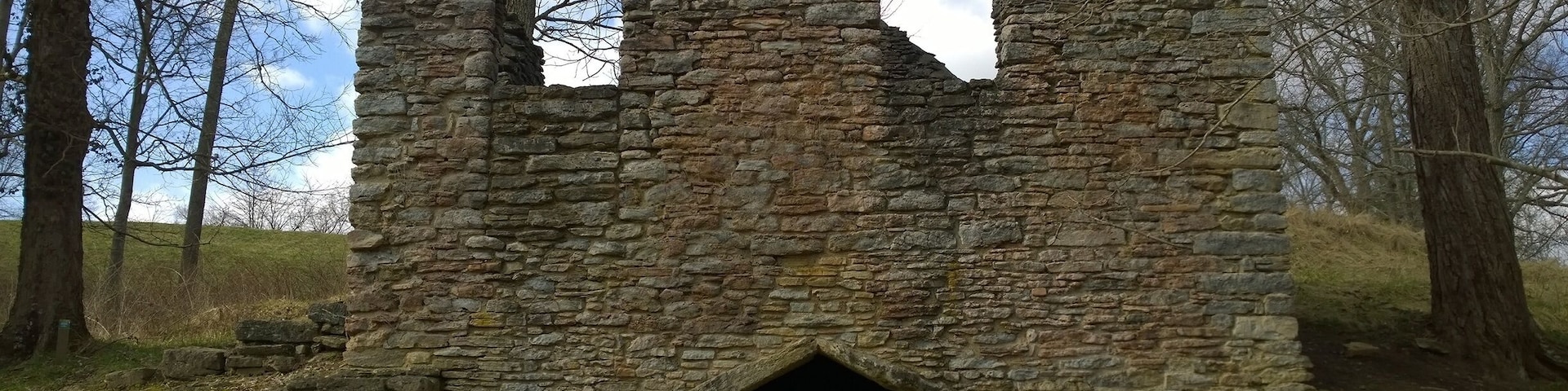 Pyramid Hill Sculpture Park is a huge outdoor museum with larger scale pieces of sculpture placed throughout a serene environment of meadows and forests.
Explore, meander, get lost.