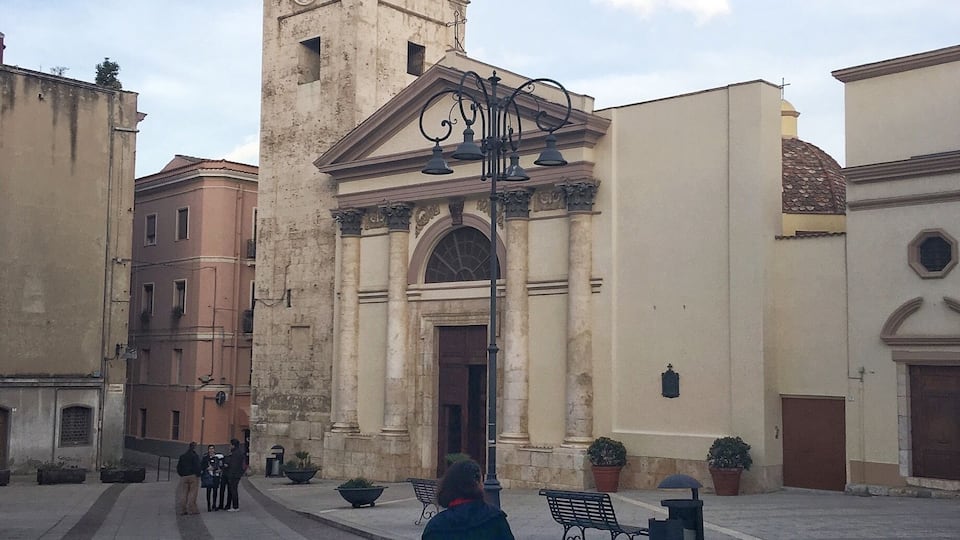 More around Villanova