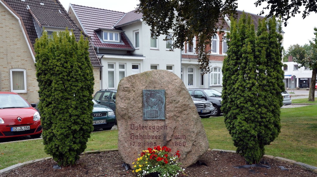 Ein Gedenkstein für das Hohnbeer-Fest in Heide.