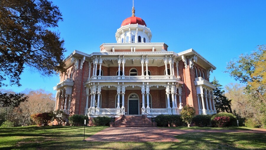 Not the most spectacular photo but a very spectacular building and story.
This 150-year-old house was never completed. The exterior incredibly magnificent but step inside and the top four floors… Or still in the same condition as when the craftsman left in 1865. Well worth the stop!