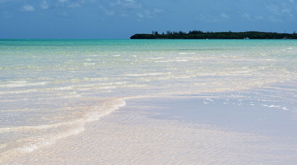 Beautiful Sandbar on the Spanish Wells in the Bahamas