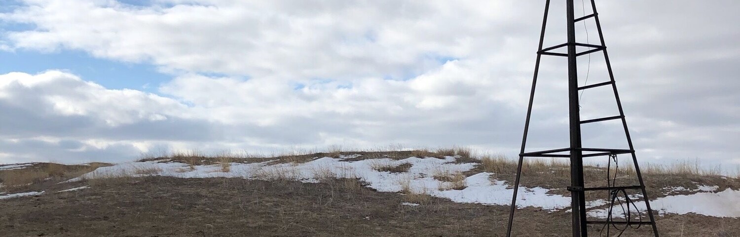 The windmill was the equipment that made the early 1900âs homesteader successful, still being used today. TheHomestead era was when the United States government would give people up to 640 acres if they would live there for 5 years.