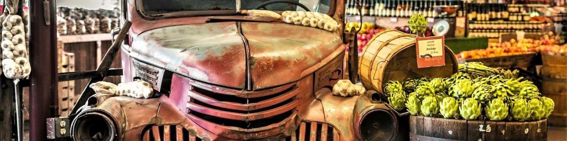 I loved this neat little market!! So much yummy stuff to eat! Way kool set up!!