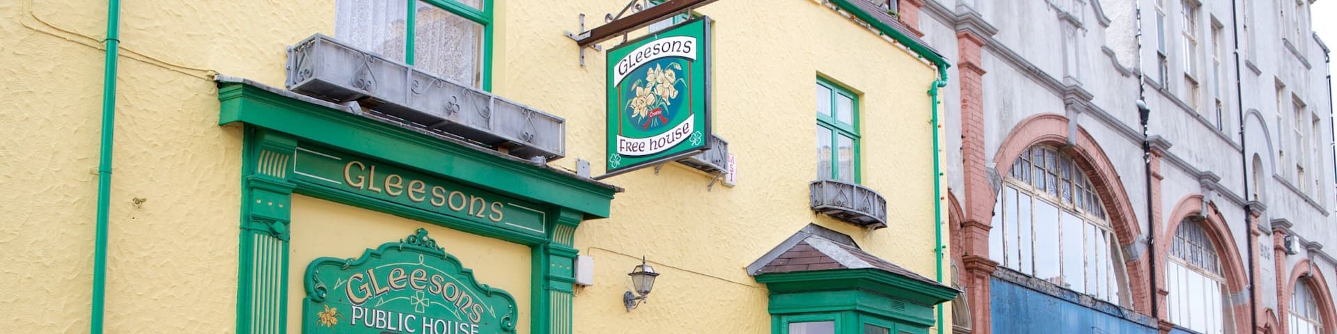 Holyhead featuring street scenes