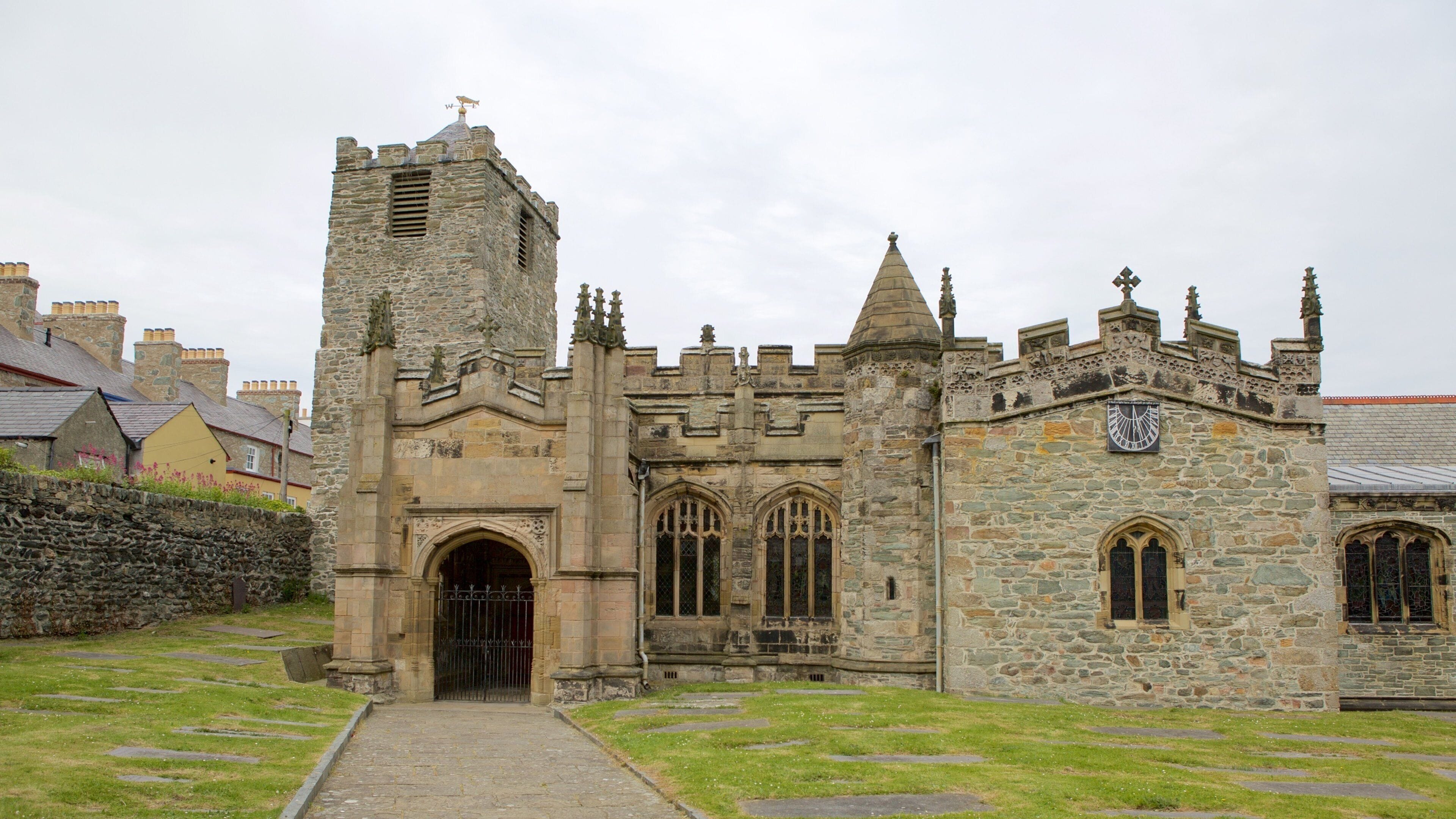 Holyhead showing chateau or palace, heritage architecture and heritage elements