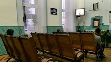 When your train arrives at 0430, you hang out in this waiting room for a few hours. It was warm and quiet, and I didn't have to wander the city in the dark.