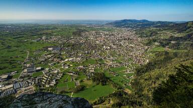 Panorama oberhalb von Dornbirn auf den Bodensee
