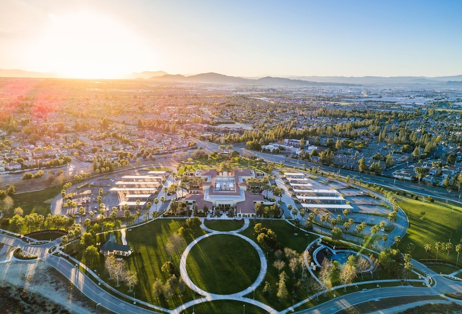 Sunrise at beautiful Central Park in Rancho Cucamonga. A beautiful place to relax, walk or bring the family. 
#park #sunrise #drone #aerial #hometown