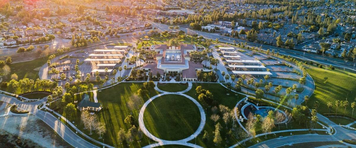 Sunrise at beautiful Central Park in Rancho Cucamonga. A beautiful place to relax, walk or bring the family.
#park #sunrise #drone #aerial #hometown