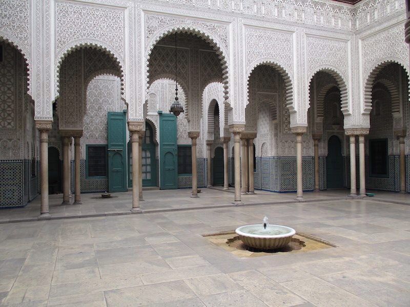 The inner courtyard of the Municipal Building (Casablanca's City Hall) was built to resemble the Lion Courtyard at the Alhambra in Spain.  

https://davenotravels.blog