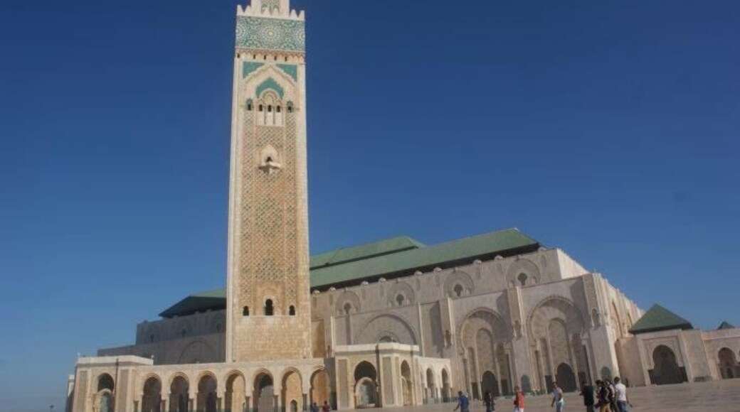 The Hassan II Mosque in Casablanca Morocco, which sits part on land and part on water.
#mosque #casablanca #morocco #architecture