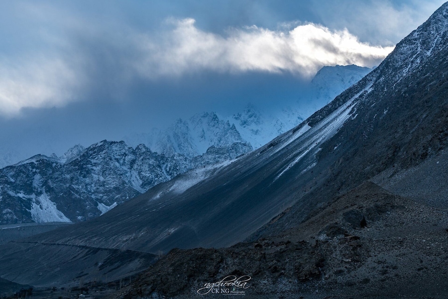 Unpredictable风云莫测 II Passu Glacier Pakistan
人最害怕的是无常变化,要学习适应环境的变化和变化中另谋创新,并不是停留在变化的痛苦中。