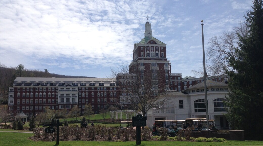 The Homestead Resort from the first tee box
