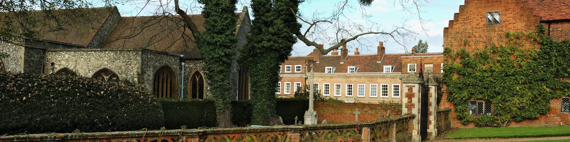 The rear fence of St Etheldreda Church, Hatfield.