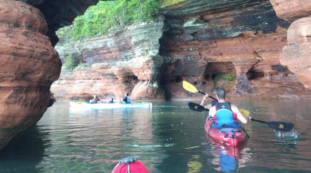 Nature has carved delicate arches, vaulted chambers, and honeycombed passageways into cliffs.
#LifeAtExpedia