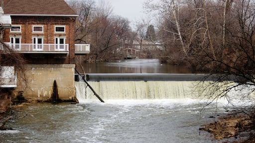Burntwood Tavern (old powerhouse dam BEFORE the dam was removed) March 2013 by Richard Geul III.