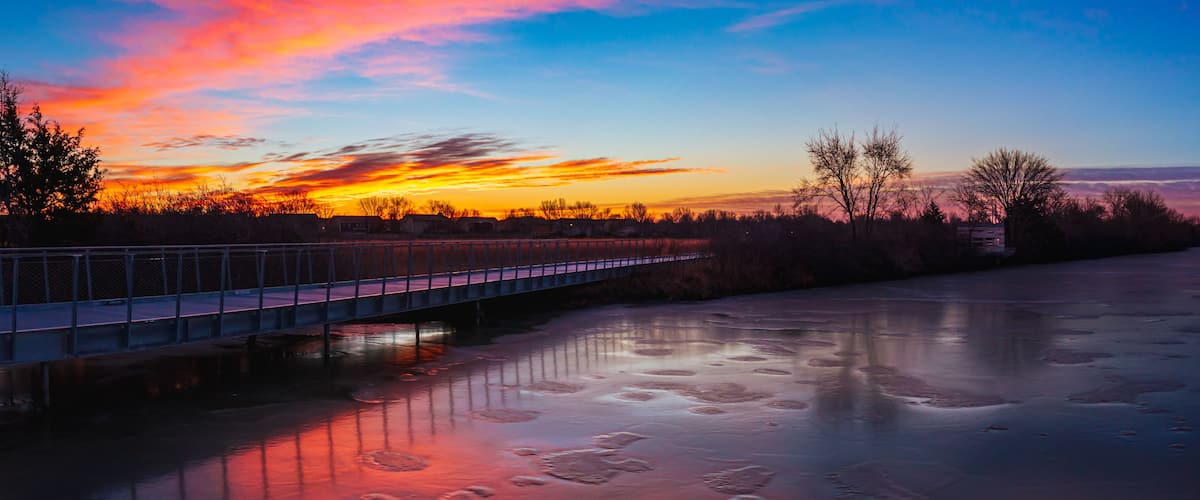 Beautiful Kansas sunrise in Winter Pracht wetlands park in Wichita Kansas frozen