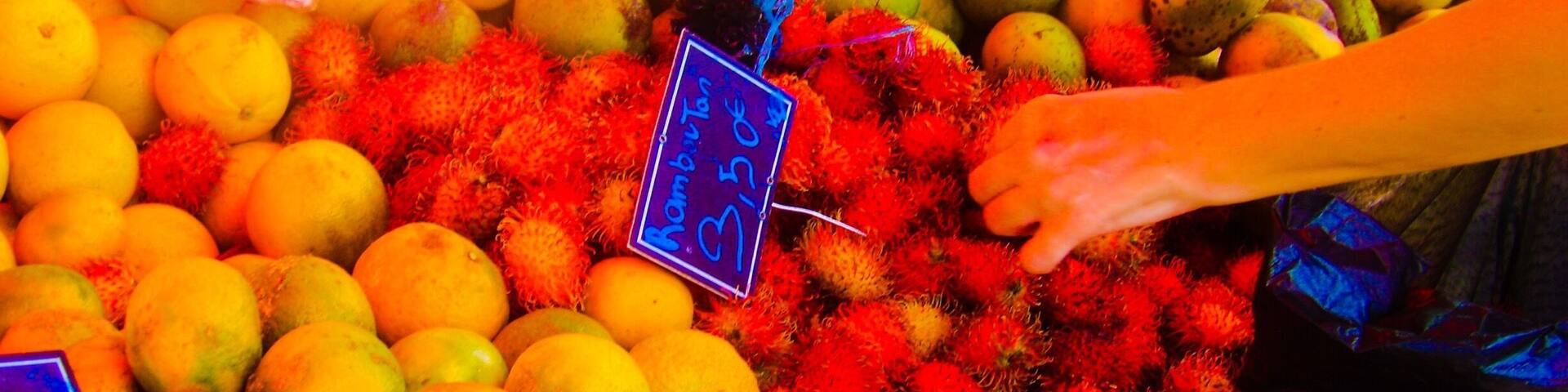 Fruits in French Guiana are bigger than the ones we know in Europe