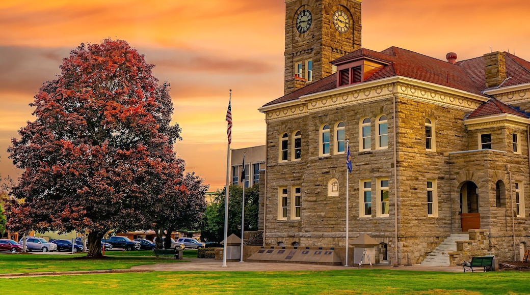 The county courthouse in Dallas Oregon