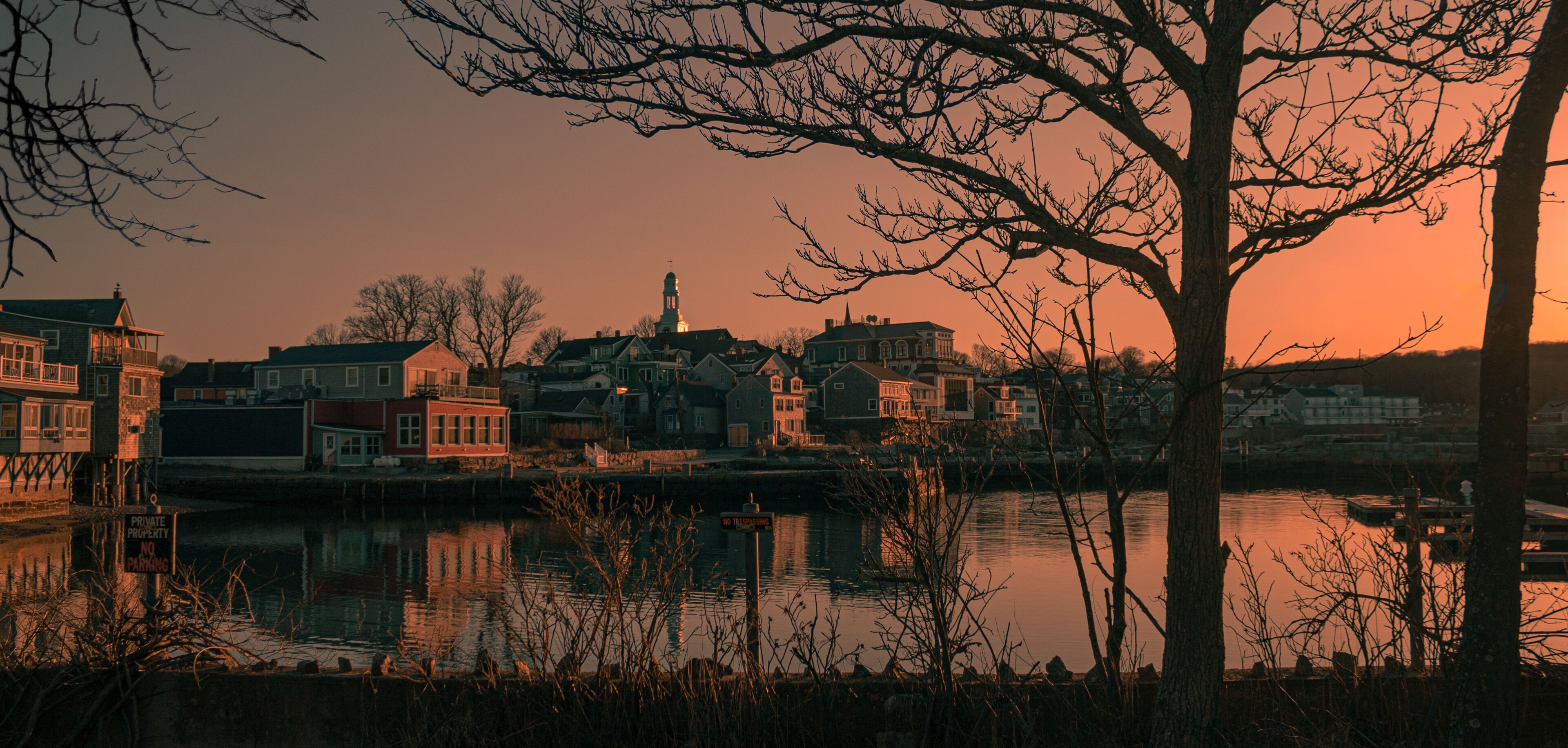 Atardecer/Amacener frente al lago. Salem, Massachusetts