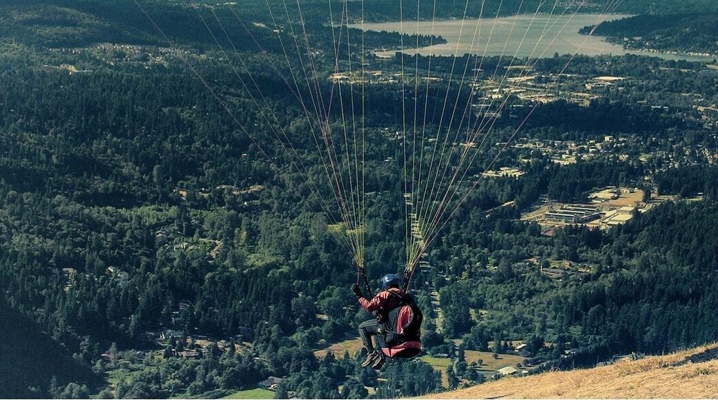The bounty awarded for climbing the Poo Poo Point trail: a wonderful view and some on-looking to an interesting sport.