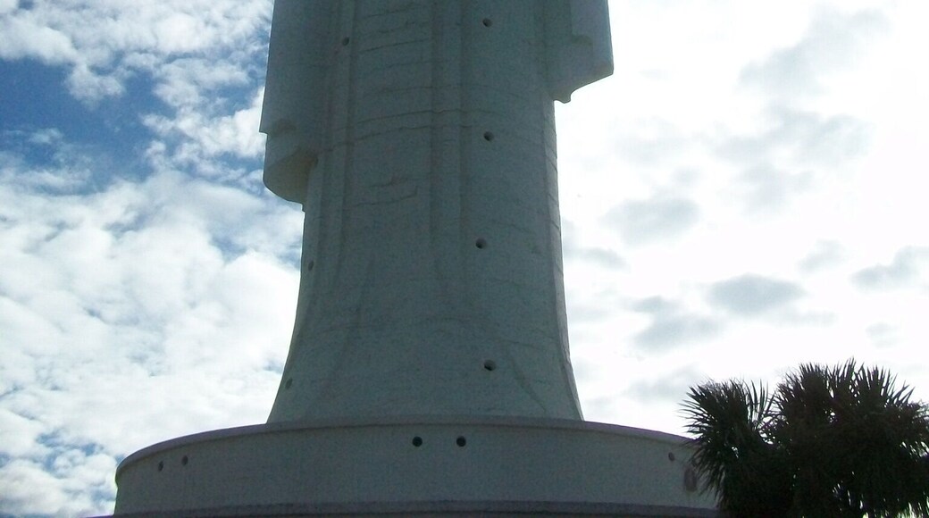 El Cristo de la Concordia in Cochabamba is taller than the Cristo Redentor in Rio de Janeiro.
It suppose to be the biggest image of Christ around the world with its 40.44 meters tall.