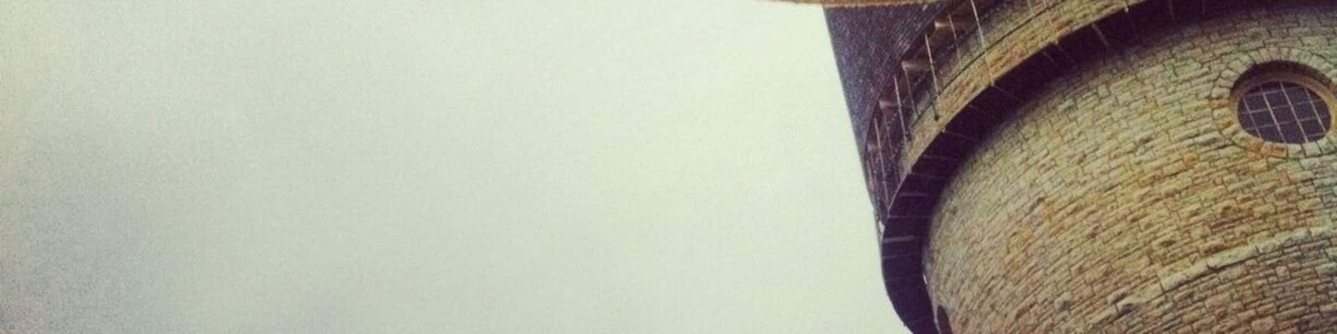 #FedoraAdventure I was all excited to try this on for size until I found out it's lovingly referred to as "the Brick Dick". Wow. Those masons in 1890 sure had a sense of humor!