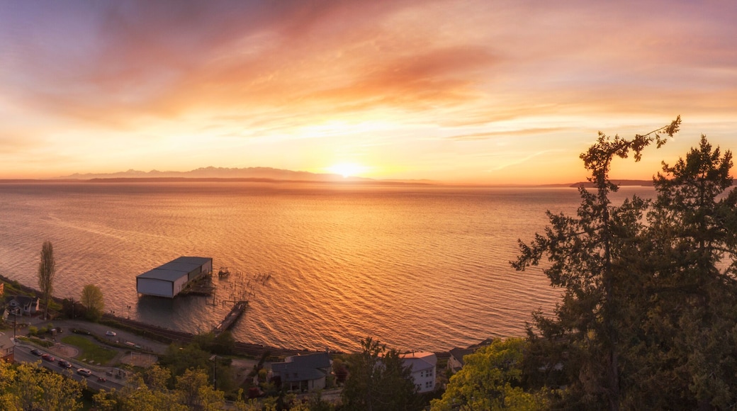 Panoramic view of sunset over lake in remote landscape
