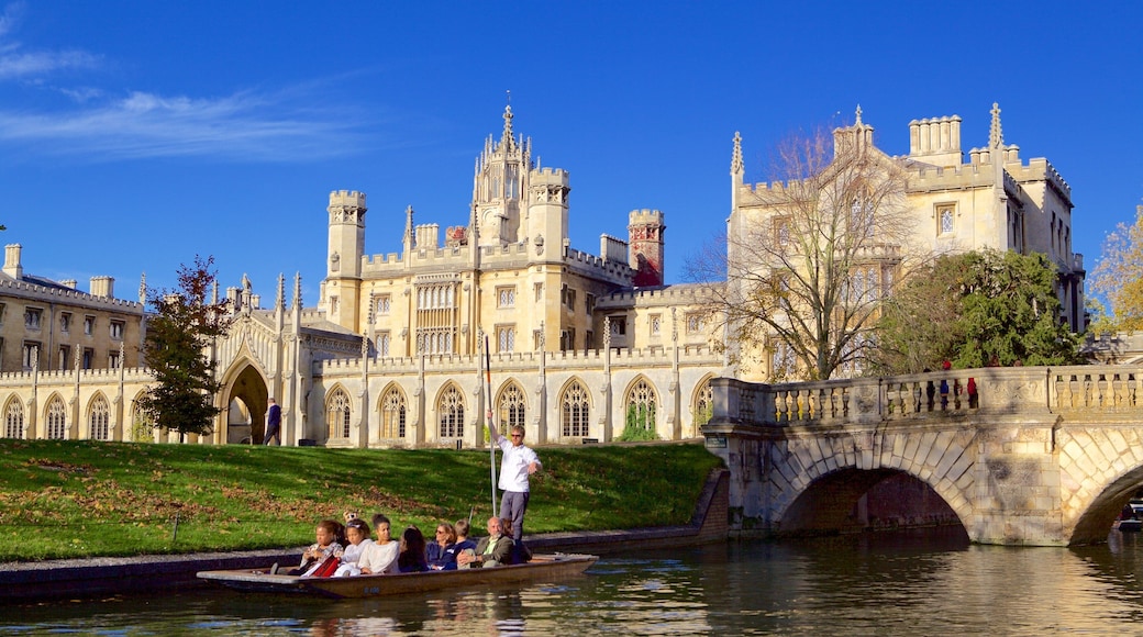 Cambridge qui includes patrimoine architectural, patrimoine historique et kayak ou canoë