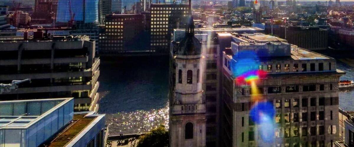 Up the monument, you can get fab views of the city! Look at the Shard! 
#stunningstructures
