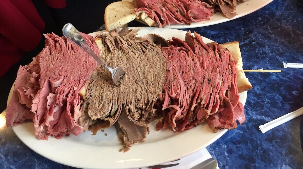 Come hungry if you are going to eat at Harold's Deli. Everything from the sandwiches to the desserts are huge. This sandwich is stacked with corned beef, pastrami, and brisket. And yes, that whole thing is one sandwich.
#lifeatexpedia