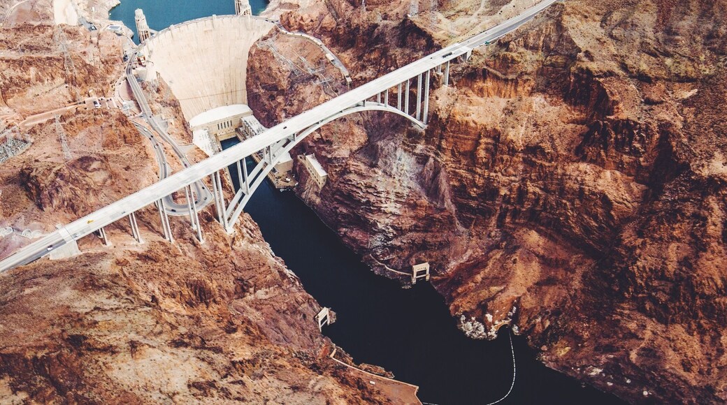 Hoover Dam from above. 🚁 #hooverdam #lasvegas