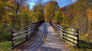 Edwardsville Nature Center Trail through Edwardsville, Illinois