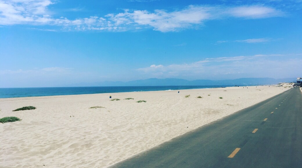 Every day I can, I head out for my lunch and walk along the sea. Living in Southern California means I can #takeahike anytime I want with a gorgeous view 💕