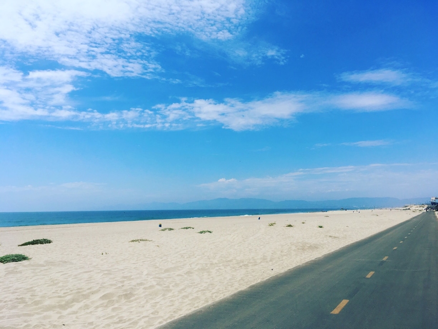 Every day I can, I head out for my lunch and walk along the sea. Living in Southern California means I can #takeahike anytime I want with a gorgeous view 💕