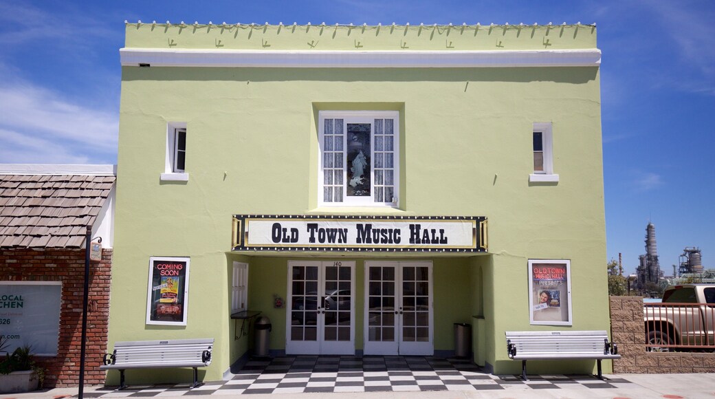El Segundo showing heritage architecture and signage