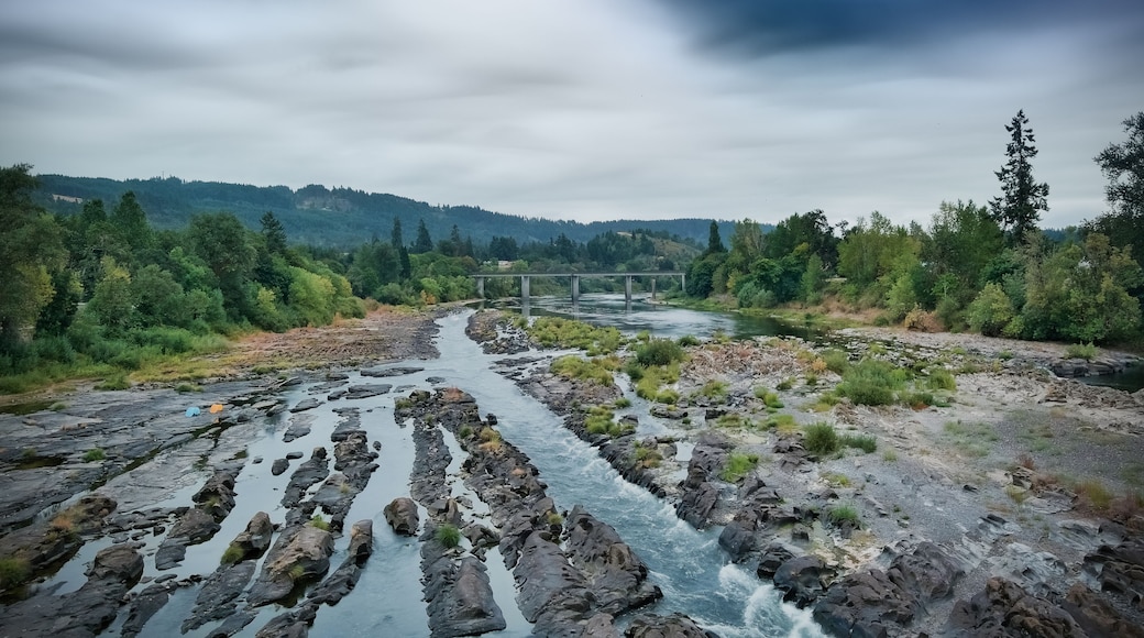 Elkton, Oregon at the Umpqua River